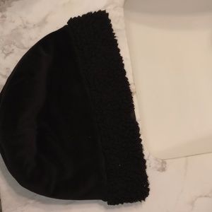 CUDDL DUDS - Faux Fur / Sherpa Super Warm Winter Hat - One Size